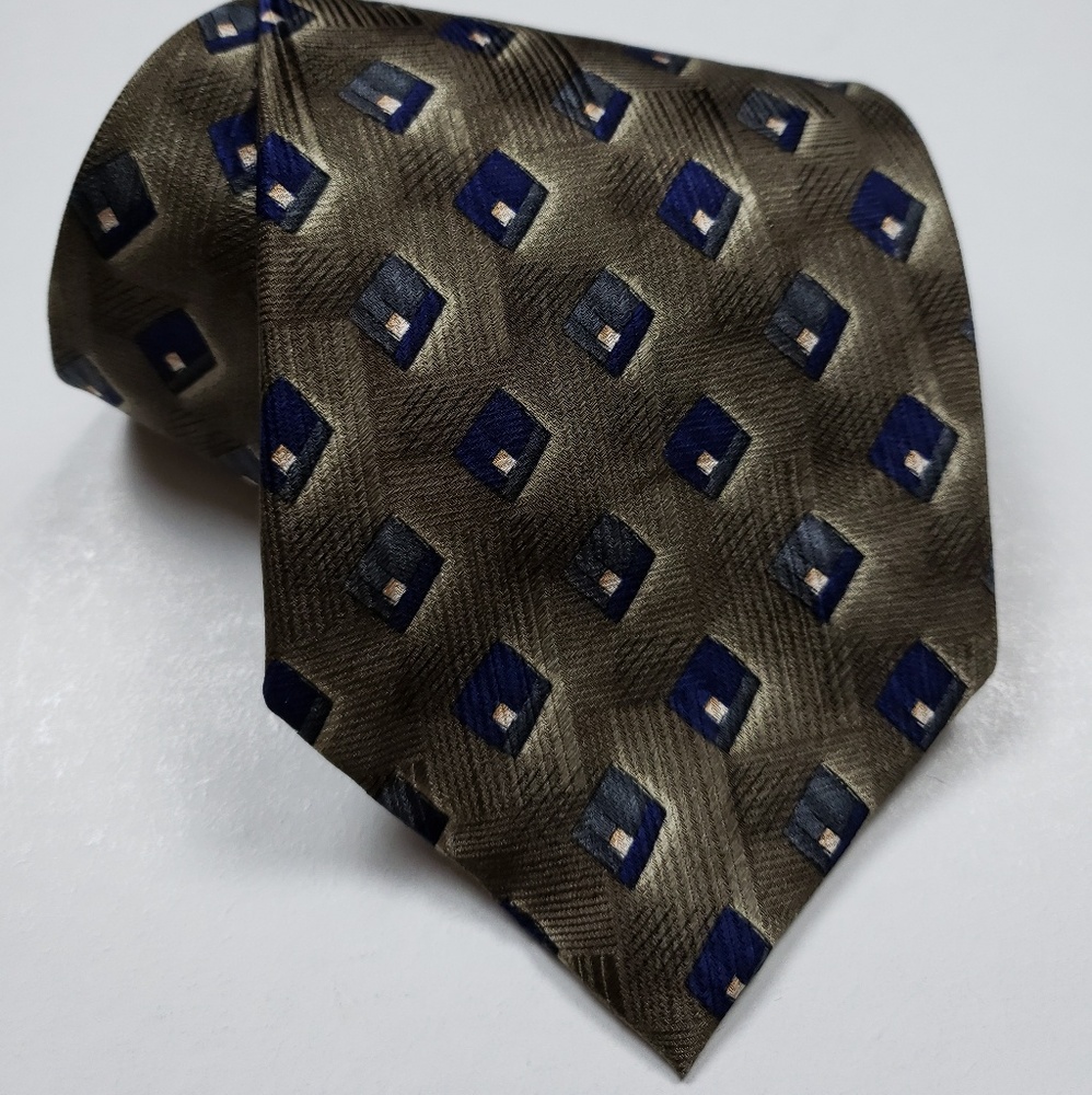 Hand-Crafted for Parisian by J.Z. Richards Tie